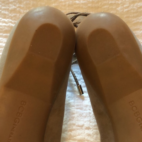 BCBG Generation Tan Faux Suede Tie-up Flat Shoes with Pointed Toe - Picture 9 of 16